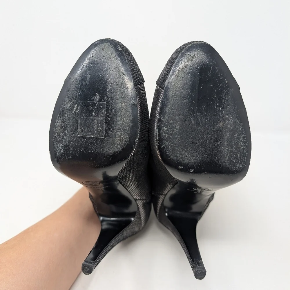 Chanel Silver Cap Toe Ankle Boots CC Size 37 Metallic Logo Booties